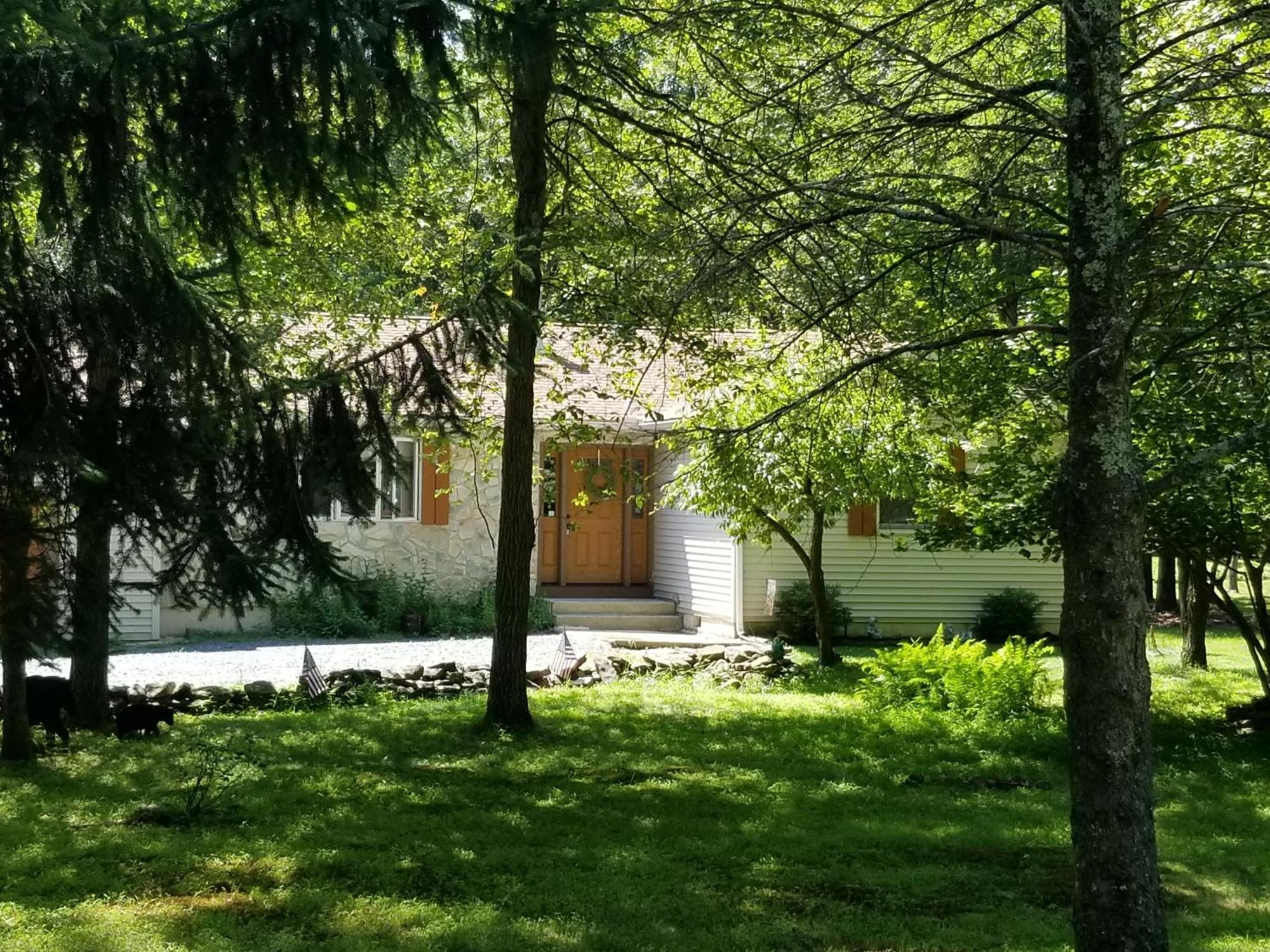 Serenity And Fun All In One In This Cozy Pocono Cabin Jim Thorpe Esterno foto