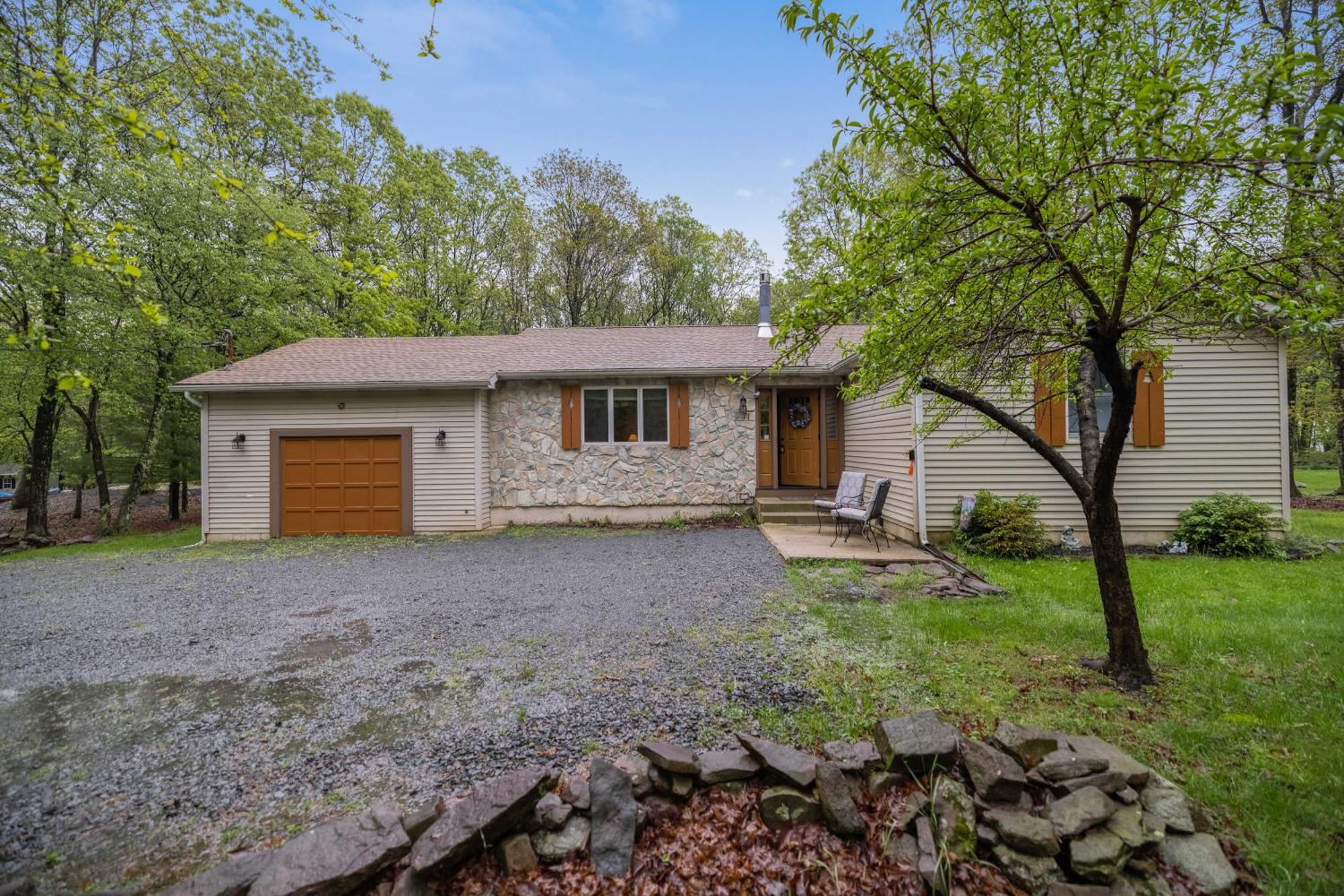 Serenity And Fun All In One In This Cozy Pocono Cabin Jim Thorpe Esterno foto